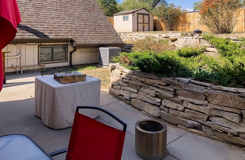 Thermopolis House | Spacious house with free wifi, Smart TVs + private hot tub