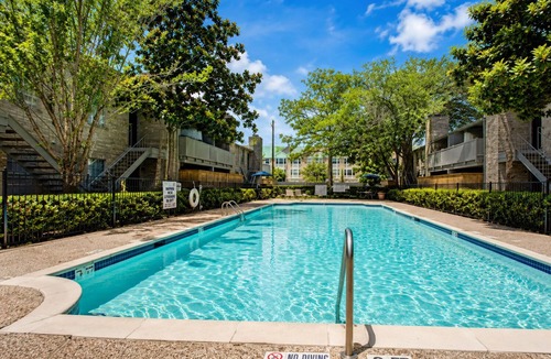 Greater Fondren Southwest House | Spacious Houston Furnished Condo Near NRG and Medica for Extended Stays