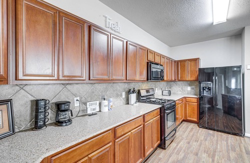 Houston House | Spacious Houston Home w/Pool Access, Fenced Yard!