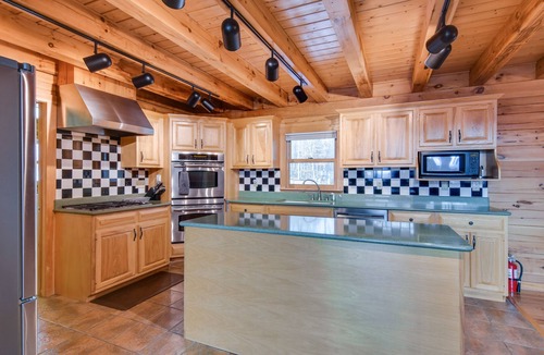 Howard Cabin | Spacious Howard Cabin w/Wraparound Deck & Views!