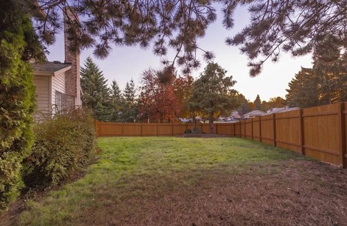 Fairview House | Spacious Huge house with Large Lot with Hot tub near Portland Airport