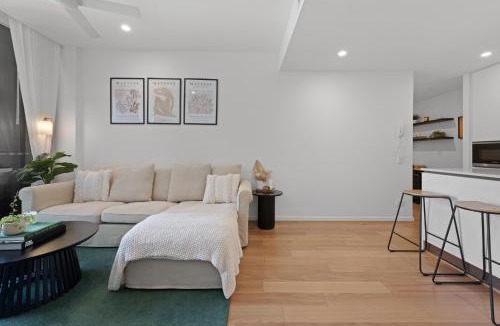 Newstead Apartment | Spacious Inner-City Apartment with Pool