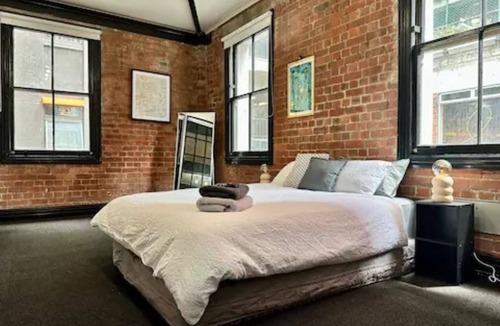 Te Aro Apartment | Spacious Inner-City Apartment!