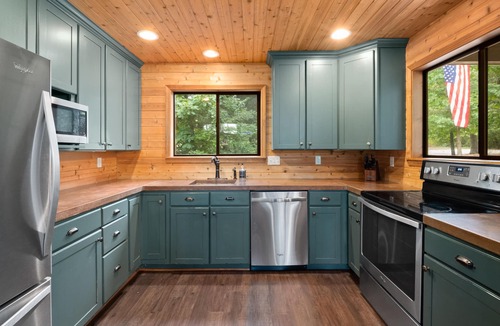 Innsbrook Ski Chalet | Spacious Innsbrook Chalet Ideal for Quiet Weekends at the Lake