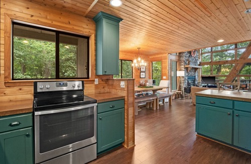 Innsbrook Ski Chalet | Spacious Innsbrook Chalet Ideal for Quiet Weekends at the Lake