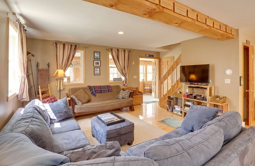 Jay Cabin | Spacious Jay Peak Vacation Rental w/ Mountain View