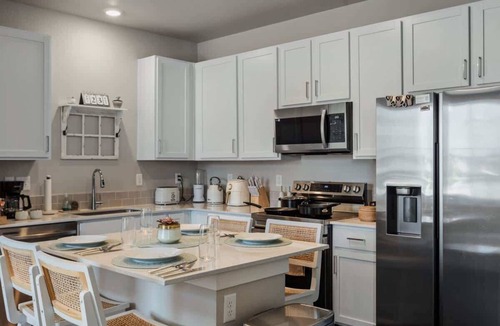 Johnstown Condo | Spacious Johnstown Townie w Garage
