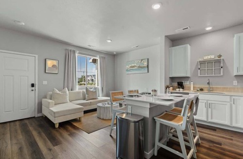 Johnstown Condo | Spacious Johnstown Townie w Garage