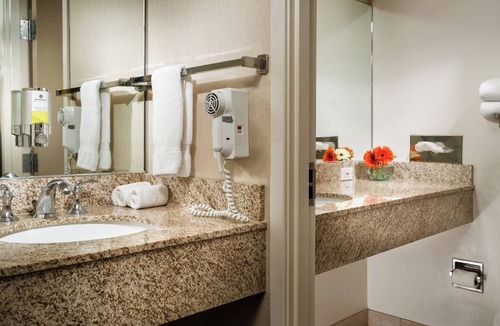 University District Hotel | Spacious Junior Suite w/Pool in Vibrant University District | Free Parking