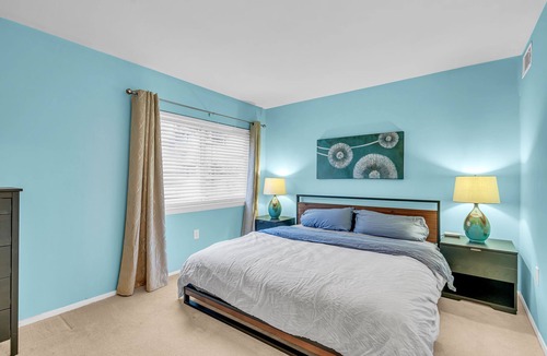 North Bethesda Condo | Spacious - King & Queen Beds - NIH - Pike & Rose