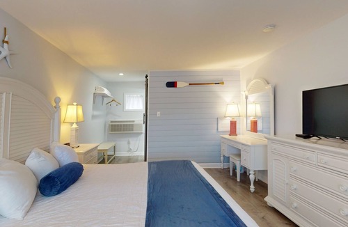 Lower Township Hotel | Spacious King Room for a Serene Getaway