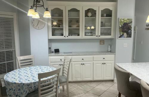 Hattiesburg House | Spacious King Suite Home With Serene Patio