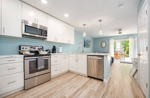 South Gull Lake House | Spacious King Suite on Gull Lake