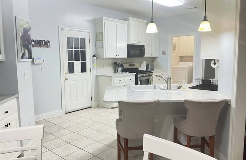 Hattiesburg House | Spacious King Suite Home W/Serene Patio