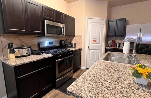 Kyle House | Spacious Kyle Home Games + King Bed + Yard