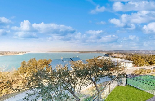Canyon Lake House | Spacious l Beautiful views l Gameroom l Dog-friendly