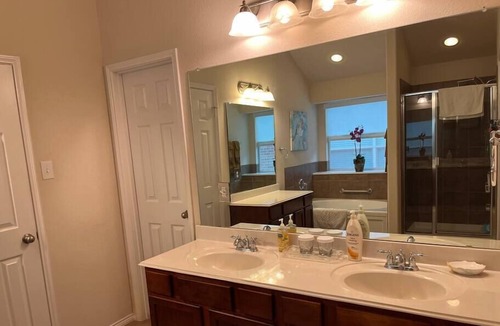 North Richland Hills House | Spacious Luxury 3BD Oasis- TX