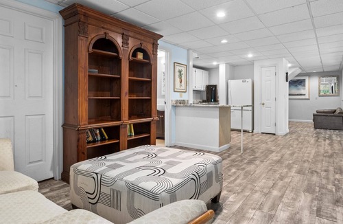 Cotuit House | Spacious Lake Front House w Stunning Scenery