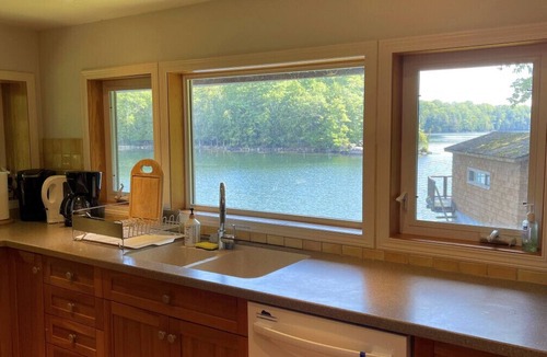 North Kawartha House | Spacious Lake Home on Chandos Lake
