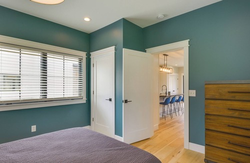 Henderson House | Spacious Lake Ontario Getaway: Steps to Beach!