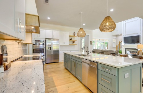 Milledgeville House | Spacious Lake Sinclair Vacation Rental w/Dock!