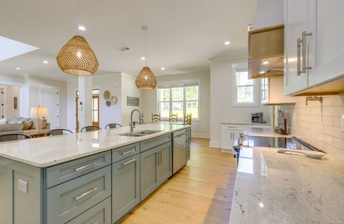 Milledgeville House | Spacious Lake Sinclair Vacation Rental w/Dock!