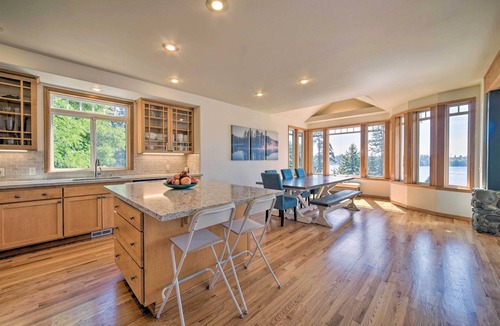 Lake Stevens House | Spacious Lake Stevens Home w/Fire Pit, Patio