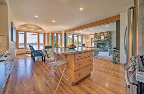 Lake Stevens House | Spacious Lake Stevens Home w/Fire Pit, Patio
