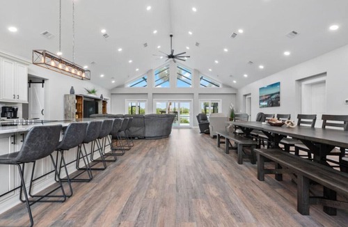 Lake Shore Estates House | Spacious Lake Tarpon Getaway