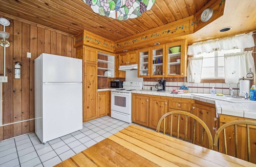 Greenbush Apartment | Spacious Lakefront Cottage w/AC