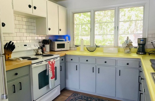 Winthrop Cottage | Spacious Lakefront Home, Large deck, SUP, Firepit & Dock!