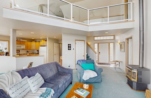 Lake Goodwin House | Spacious lakefront house with private dock, hot tub and firepit