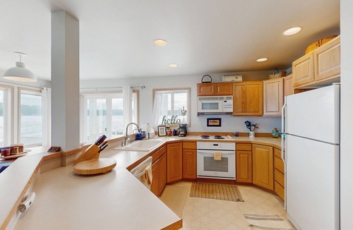 Lake Goodwin House | Spacious lakefront house with private dock, hot tub and firepit