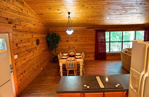 Higden Cabin | Spacious Lakefront Log Home Retreat