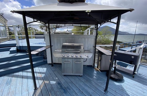 Clearlake House | Spacious Lakefront Oasis ☀ Huge Deck ☀ Scenic View