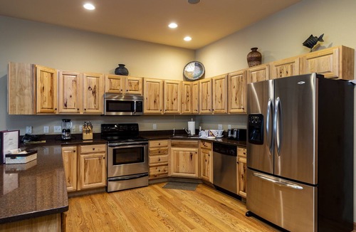 Mauston House | Spacious Lakefront Townhome on Castle Rock Lake!
