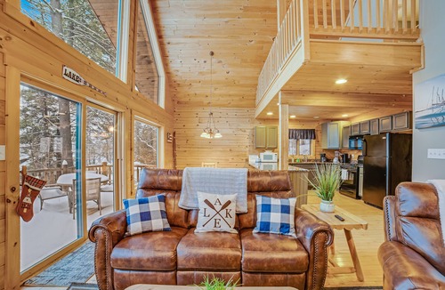 Schroon Lake House | Spacious lakefront chalet with washer/dryer, beach & dock