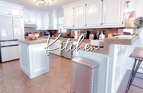 Oklahoma City House | Spacious Lakefront View with Hot Tub and Pool NH