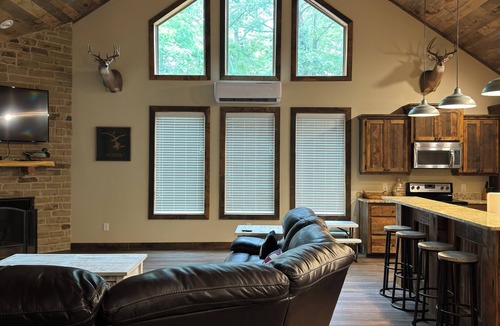 Murfreesboro House | Spacious Lakehouse - Sleeps 16 - Fire pit - Fully Stocked