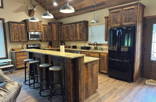 Murfreesboro House | Spacious Lakehouse - Sleeps 16 - Fire pit - Fully Stocked