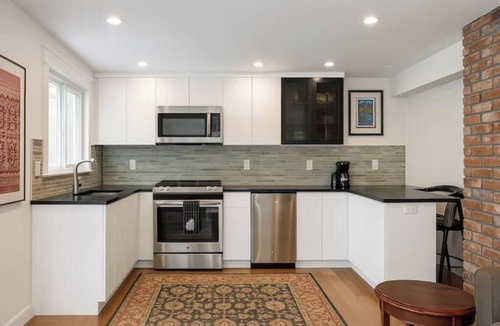 Newtown Apartment | Spacious Lakeside Hideaway