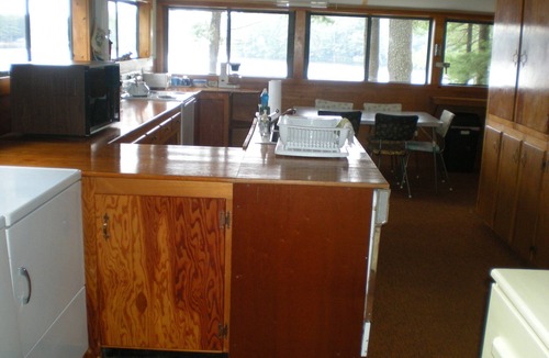 Orange Cottage | Spacious Lakeside Waterfront Summer Cottage