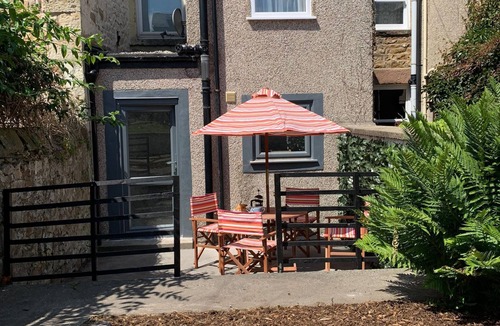 Lancaster House | Spacious Lancaster City Centre Hide Away With Garden