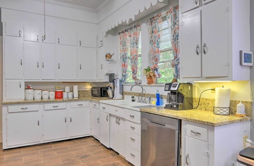 Lanett Cottage | Spacious Lanett Haven w/Sunroom + Large Deck