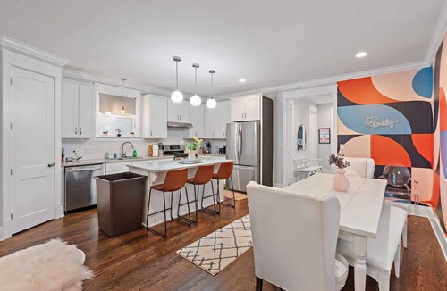 The Nations House | Spacious Large Getaway-7 Beds, Perfect for Groups!