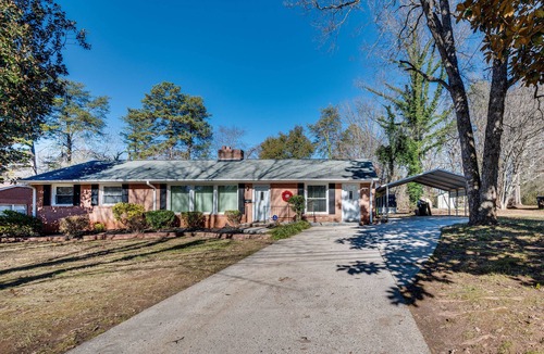 Lexington House | Spacious Lexington Abode w/Pool Table & Fireplace