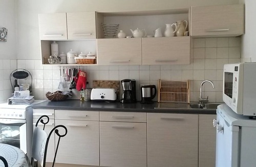 Monflanquin House | Spacious, light & airy, Romantic village home set off Monflanquin Village Square