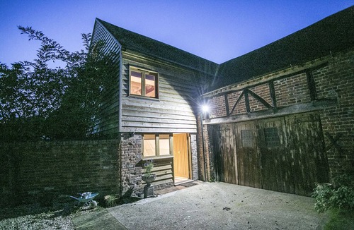 Cookham Apartment | Spacious, light apartment sleeps up to four