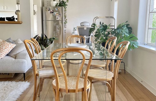 Hawthorn Apartment | Spacious & light-filled, Elm St makes for a homely holiday