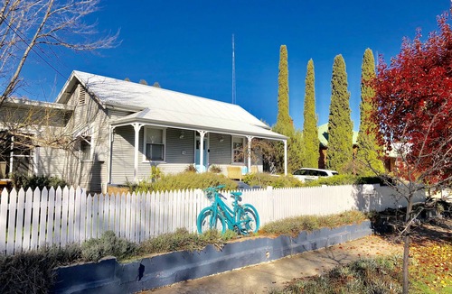 Clare House | Spacious, light, pet friendly holiday home, complimentary continental breakfast